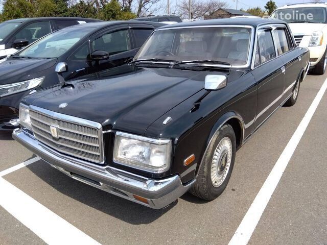 седан Toyota CENTURY