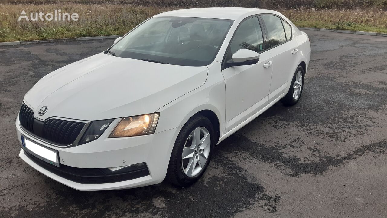 седан Škoda Octavia