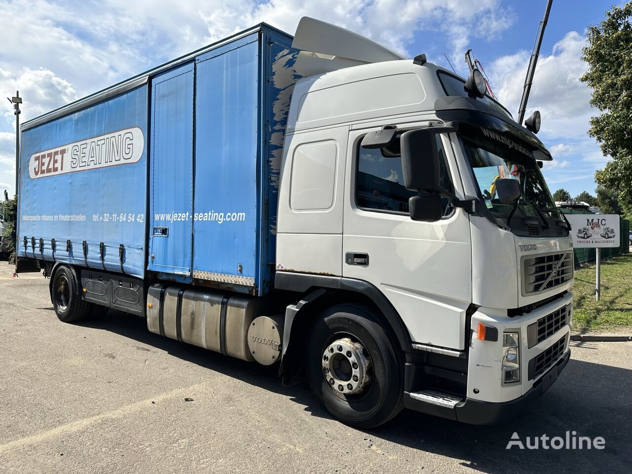 грузовик штора Volvo FM9-300 GLOBE - 4x2 - BOX 7m40 + TAILLIFT - I-SHIFT - EURO 3 - T