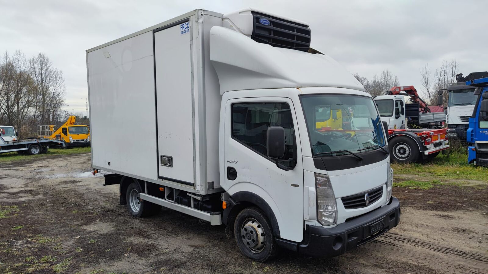 külmveok < 3.5t Renault Maxity 120 Carrier Xarios 600 MT frigo