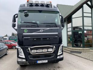 лесовоз Volvo FH 540