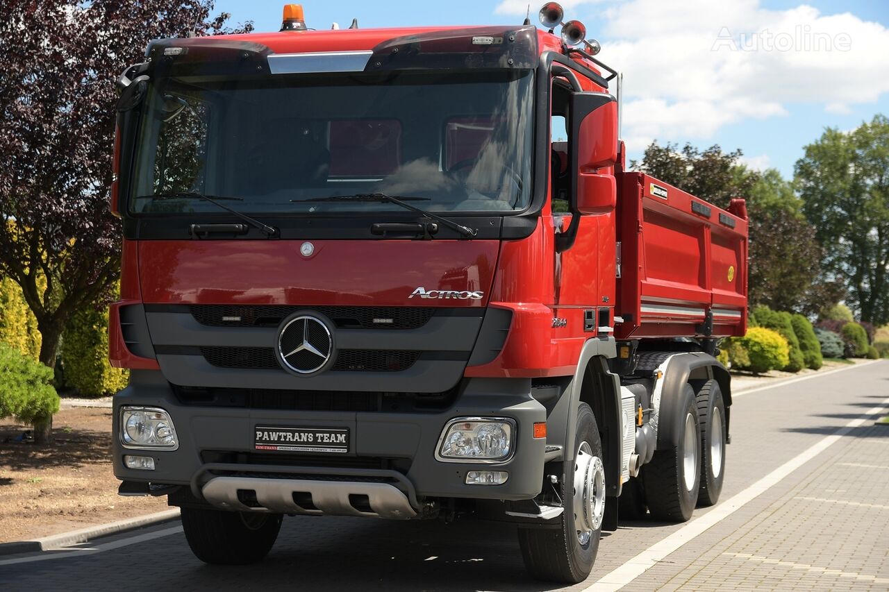 самосвал Mercedes-Benz Actros