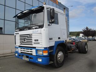 šassii veoauto Volvo F12 440